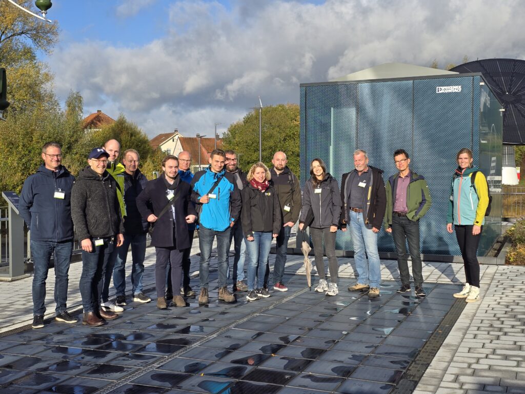 20251030_LEEN_OWL_Netzwerktreffen_PhoenixContact_Gruppenbild